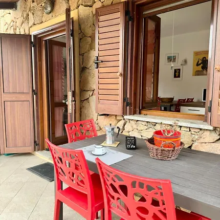 Trilocale Climatizzato Con Cortile * San Teodoro (Sardinia)