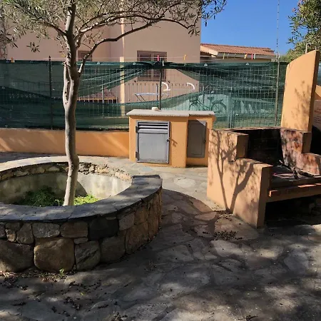 Trilocale Climatizzato Con Cortile Feriehus San Teodoro (Sardinia)